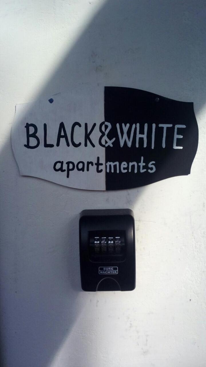 אגר Black & White Apartments - White מראה חיצוני תמונה